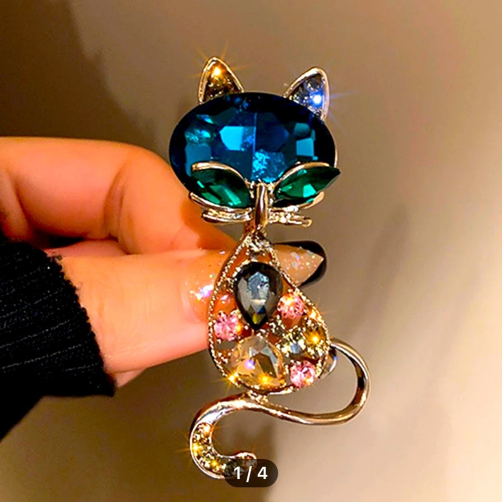 Rhinestone Cat Pendant Brooches Gold Color Alloy Animal Pin Fashion Crystals New